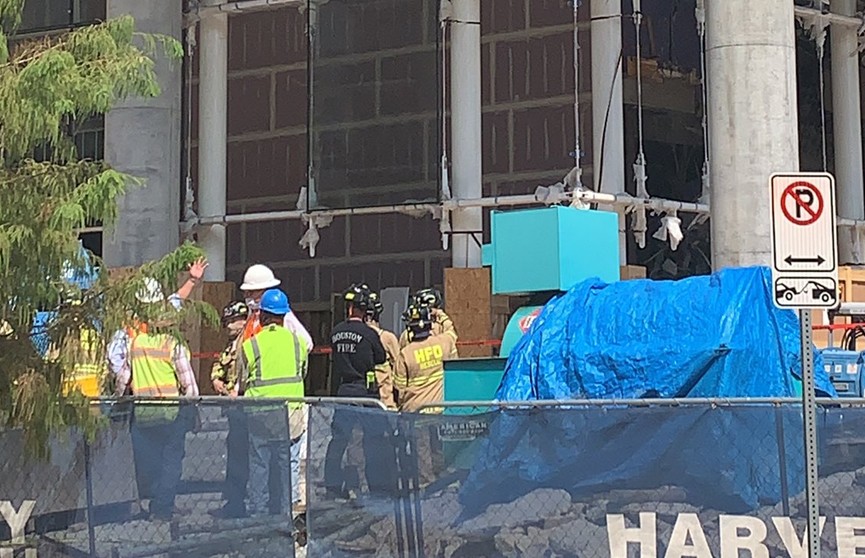 Три человека погибли при частичном обрушении здания в Хьюстоне