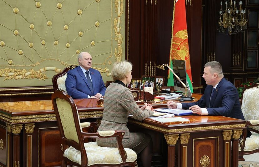 Лукашенко: людям надо объяснить, что такое гражданское общество, из чего оно состоит, и отразить это в законах