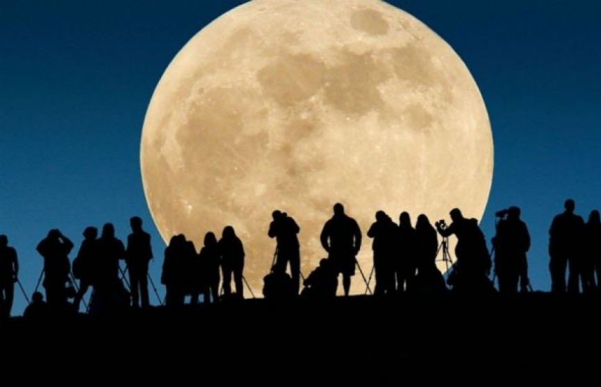 Внимание на небо! Ближайшей ночью произойдёт лунное затмение и суперлуние