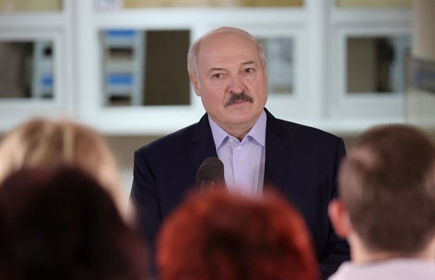 Лукашенко посетил Столбцовскую районную больницу