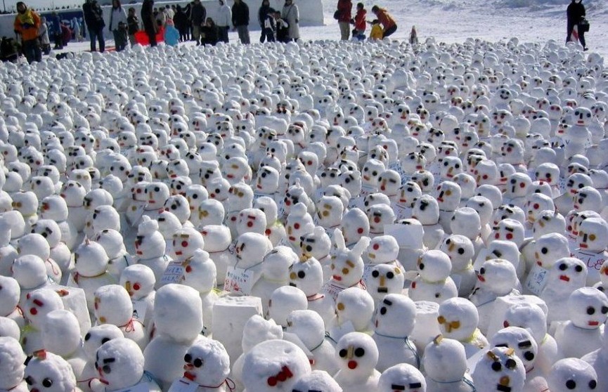 Нашествие снеговиков: 35 фото, которые заставят вас улыбнуться!