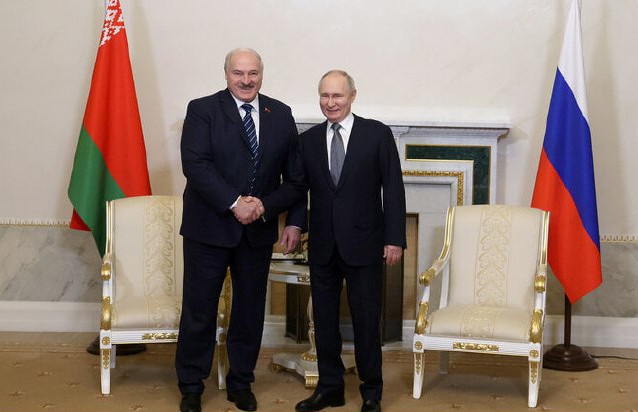 Александр Лукашенко провел переговоры с Владимиром Путиным в Константиновском дворце