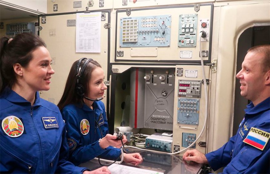 Белорусские участницы космического полета чувствуют себя хорошо и сдают экзамены на «отлично»
