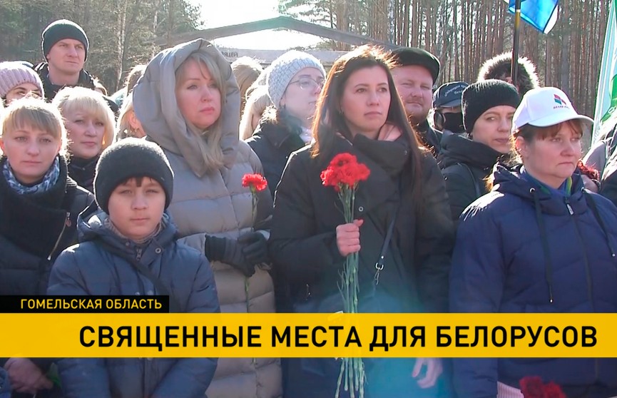 «Мы обязаны это помнить и передать детям». Акции всенародной памяти в местах сожженных в годы войны деревень проходят в Беларуси