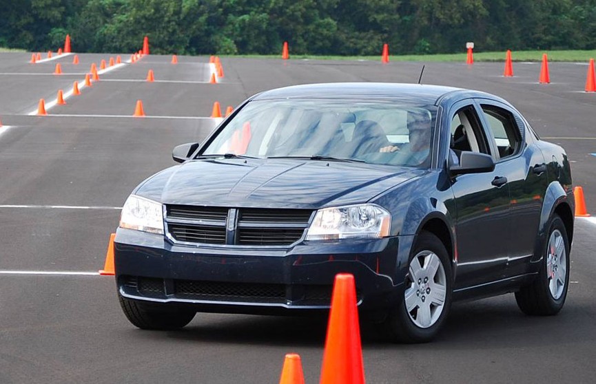 Практический экзамен по вождению курсанты могут сдать на машинах автошкол