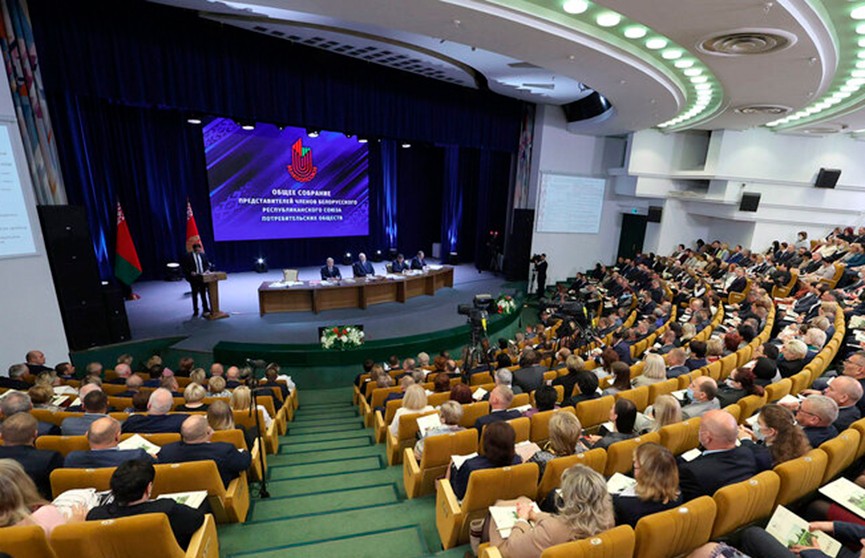 Лукашенко рекомендовал Белкоопсоюзу активнее развивать торговлю в интернете