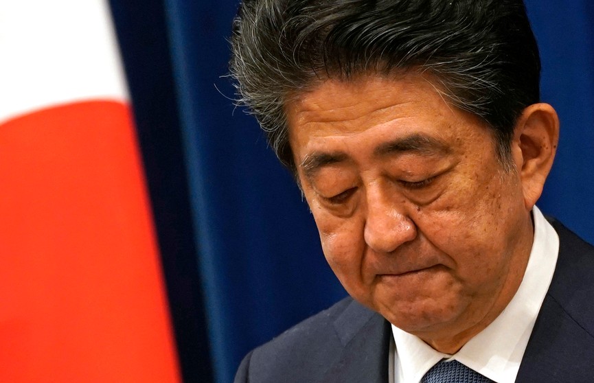 Скончался бывший премьер-министр Японии после совершенного на него покушения
