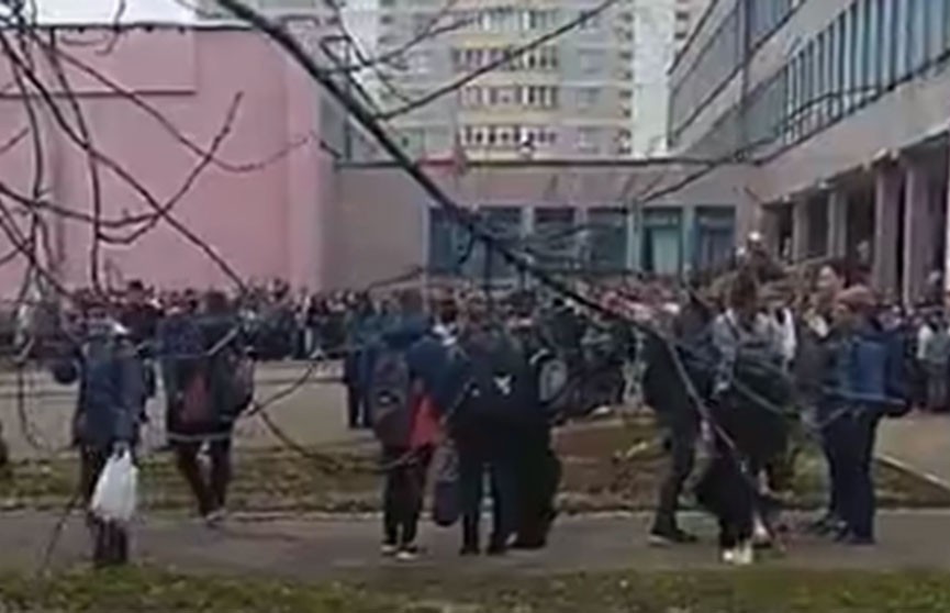 Более тысячи человек были эвакуированы из школы из-за задымления в Барановичах