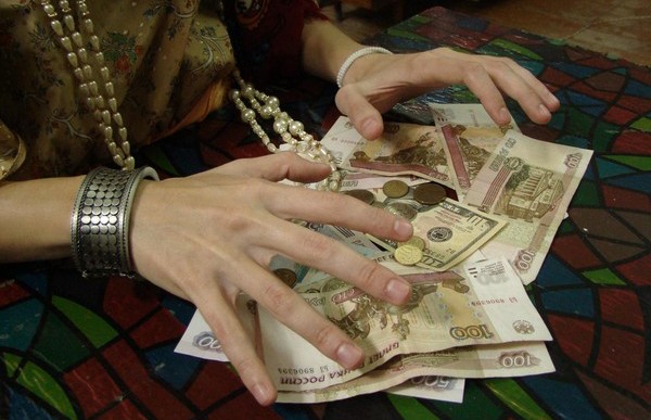 Женщина из Лиды за год отдала мошеннице более 80 тыс. рублей за спасение сына от смерти в ДТП