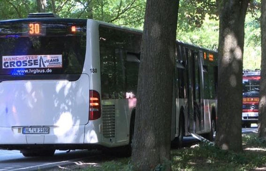 Резня на севере Германии: мужчина атаковал водителя и пассажиров автобуса