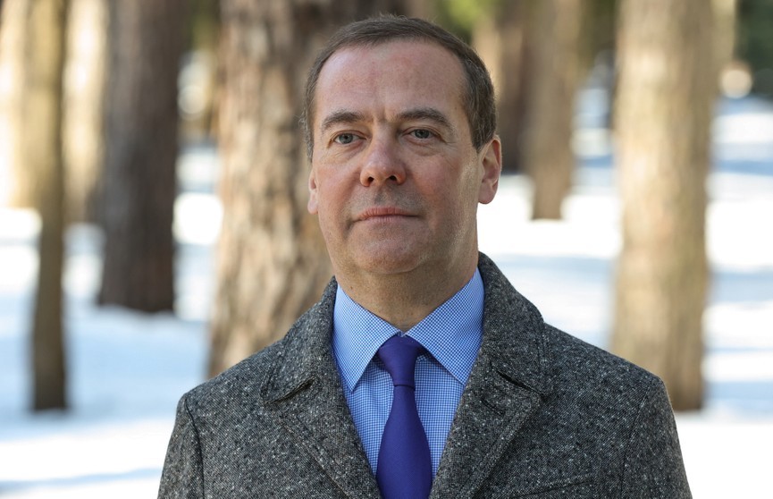 Медведев: Запад устал от киевского режима
