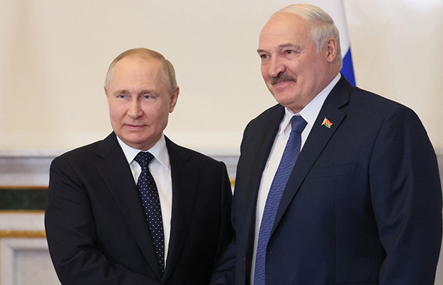 Владимир Путин поздравил Александра Лукашенко с 30-летием пребывания во главе Республики Беларусь