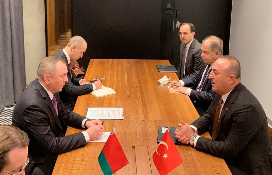 Макей встретился с министром иностранных дел Турции в Стокгольме