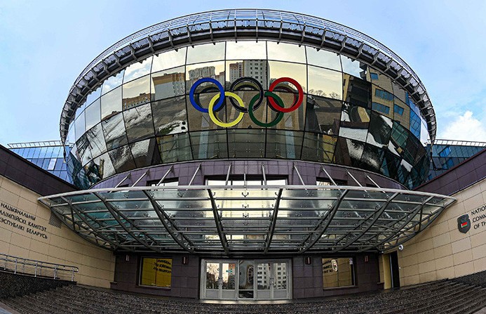 МОК на Олимпиаде в Токио лишил аккредитации двух тренеров белорусской команды – НОК Беларуси прокомментировал решение