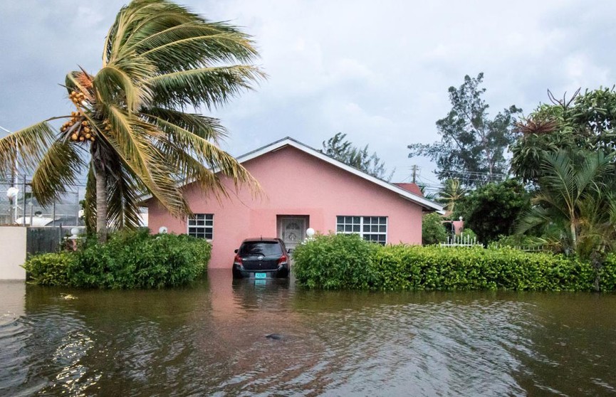 США начнут выдавать визы пострадавшим от урагана жителям Багамских островов