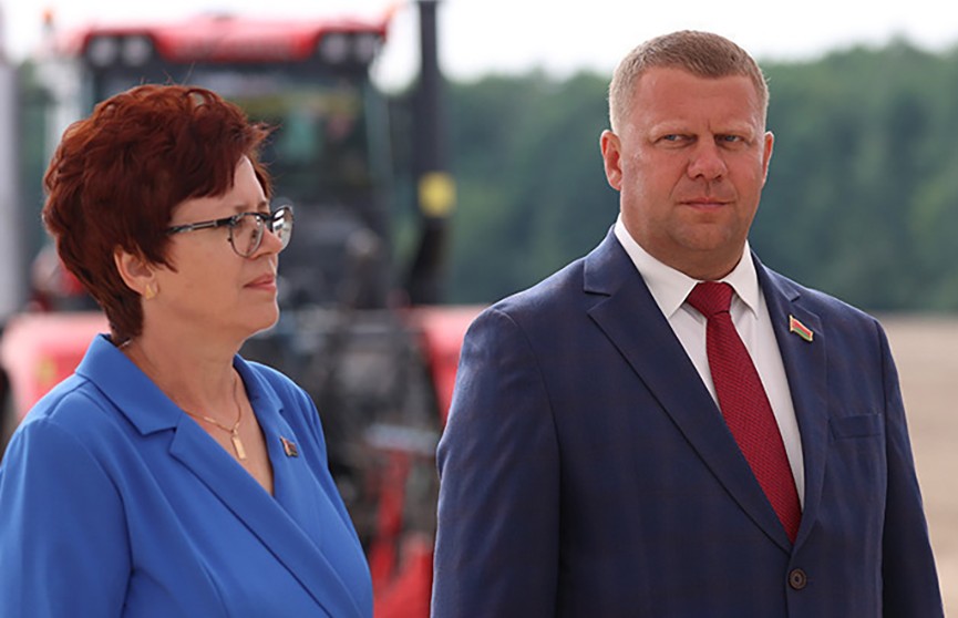 Президент Беларуси прямо в поле назначил нового председателя Петриковского райисполкома