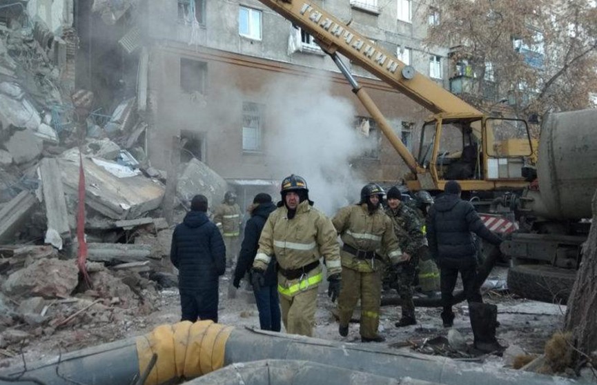 Первые похороны погибших после взрыва газа в жилом доме в Магнитогорске пройдут 4 января