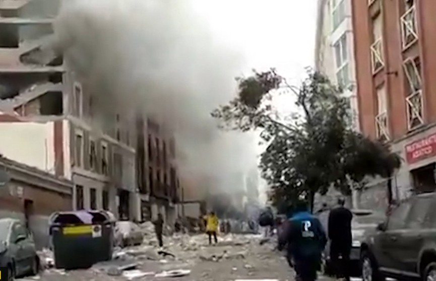 Мощный взрыв в Мадриде разрушил многоэтажный жилой дом. Погибли три человека