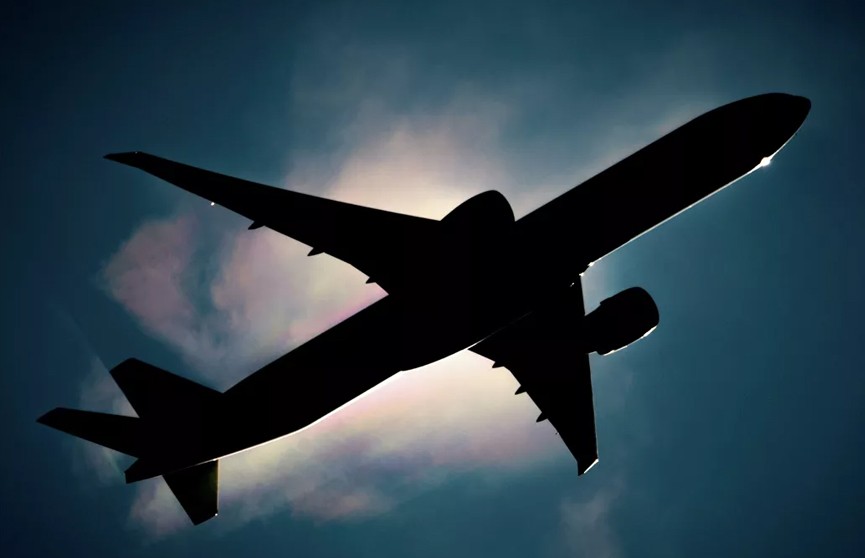 Самолет экстренно сел из-за смерти пассажира в России