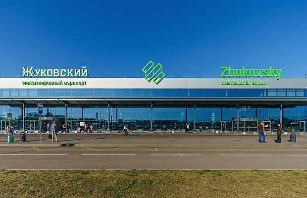 Неизвестный сообщил об угрозе взрыва на борту самолета в аэропорту Жуковский
