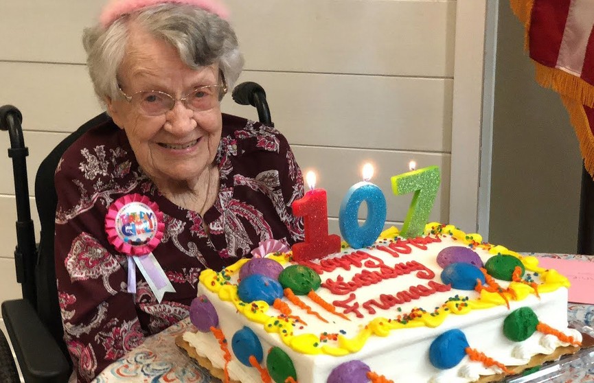 Ни дня без «Колы»: 107-летняя женщина объяснила свое долголетие любовью к газировке