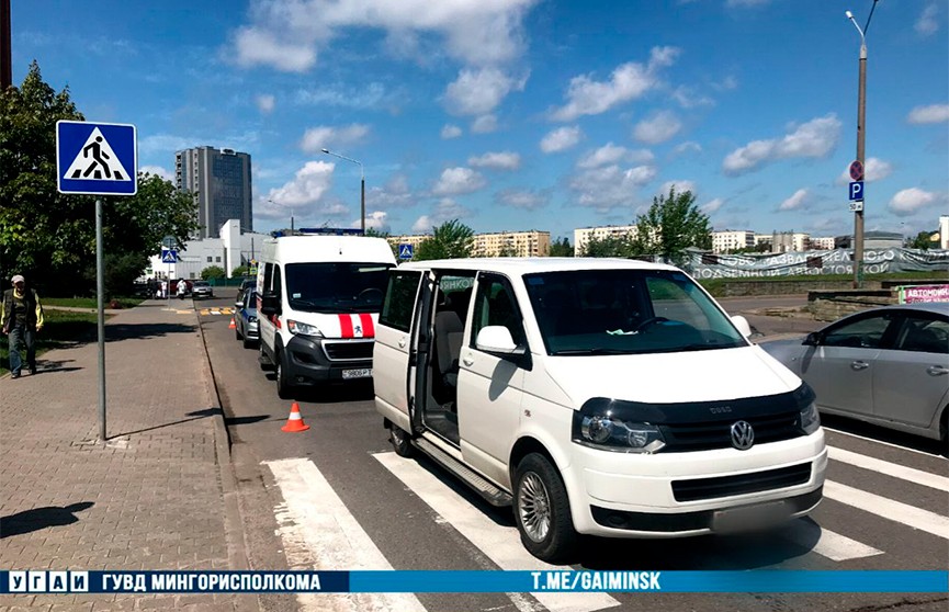 Автобус сбил женщину на пешеходном переходе в Минске