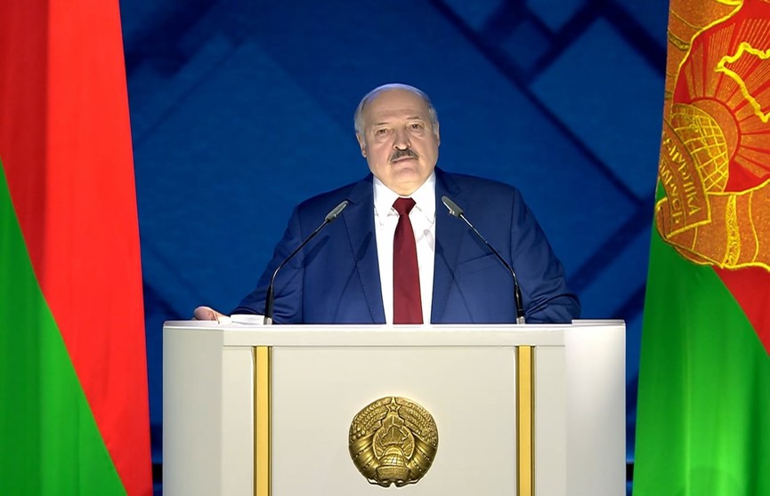 Лукашенко: один день в году будет выделен белорусам для медобследования