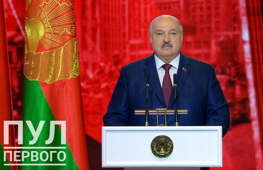 «Не дайте обезумевшим политиканам шанса превратить все живое в пепел!» А. Лукашенко обратился к народам ближнего и дальнего зарубежья