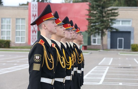 Смотр-конкурс по строевой подготовке 70-летию Суворовского военного училища состоялся: как это было