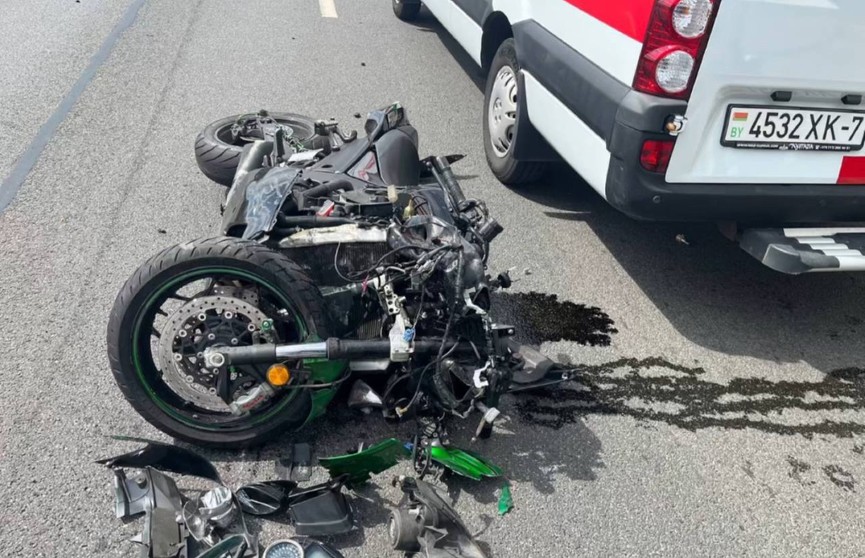 ДТП с участием мотоцикла в Минске: пострадавший в больнице