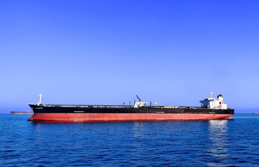 В проливе Дарданеллы сломался танкер, который следовал из Греции в Россию