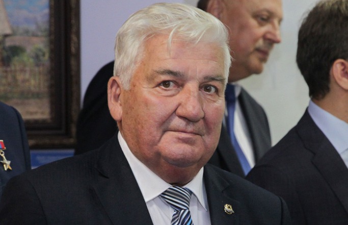 Лукашенко поздравил летчика-космонавта, дважды Героя Советского Союза Петра Климука с 80-летием