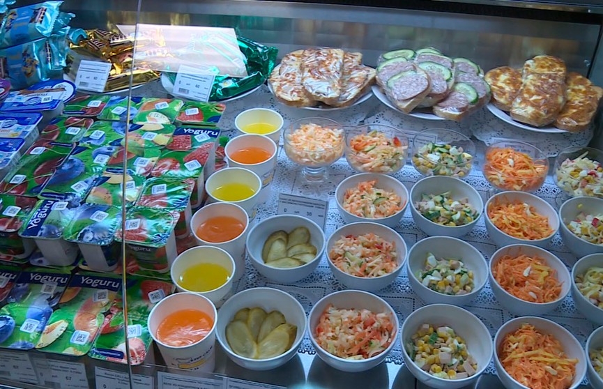 Чем кормят в школьных столовых и вкусно ли детям? Репортаж из школы Минска