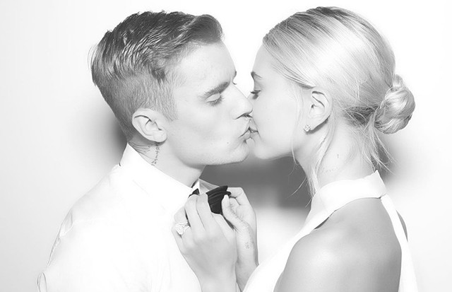 «Моя жена – огонь»: Джастин Бибер опубликовал свадебные фотографии с Хейли Болдуин