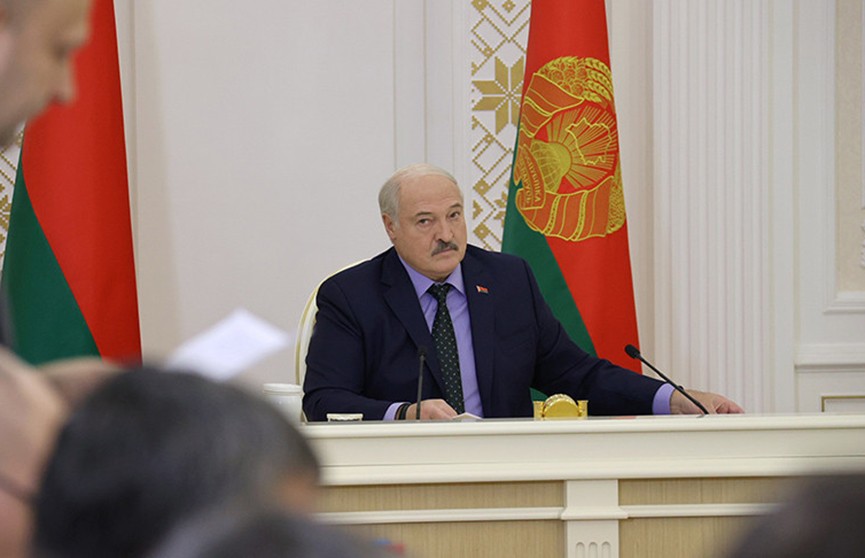 Александр Лукашенко на примере ушедшего «Макдональдса» рассказал, как Беларусь умеет делать свое