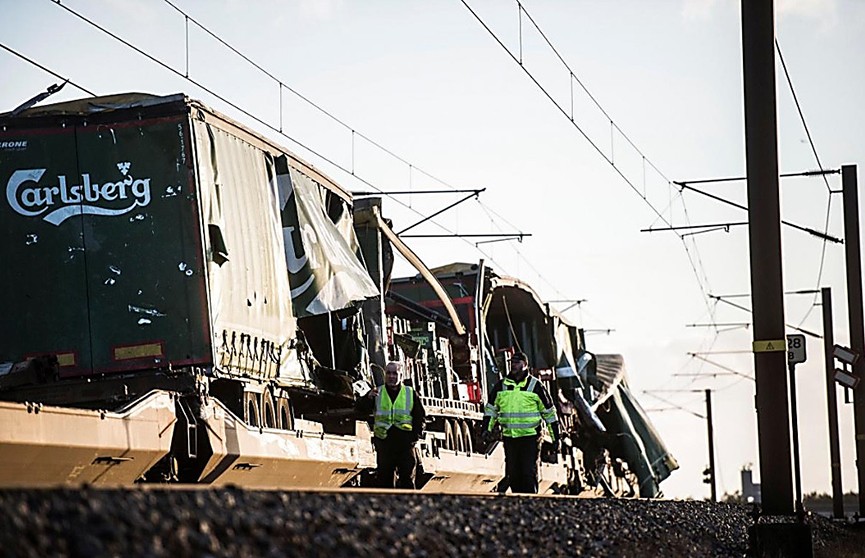 Два поезда столкнулись в Дании: шесть человек погибли