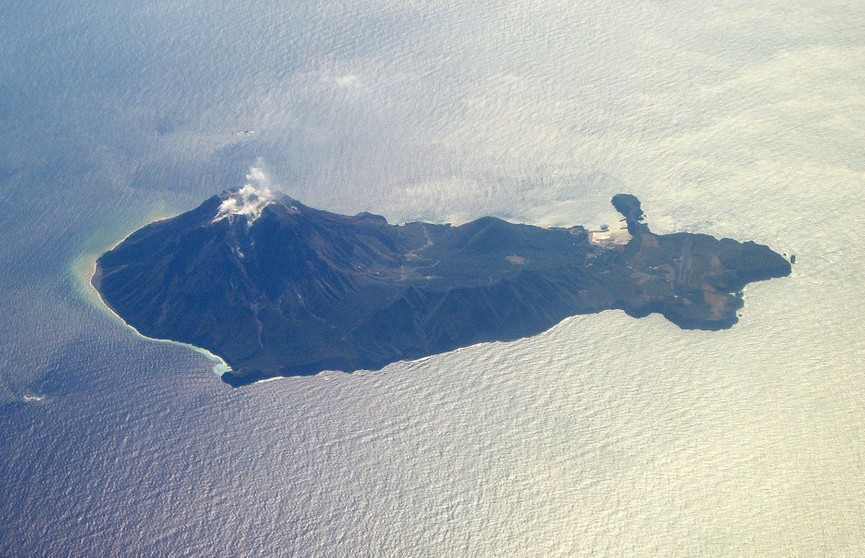 Извержение вулкана в Японии: крупные камни падали в радиусе километра