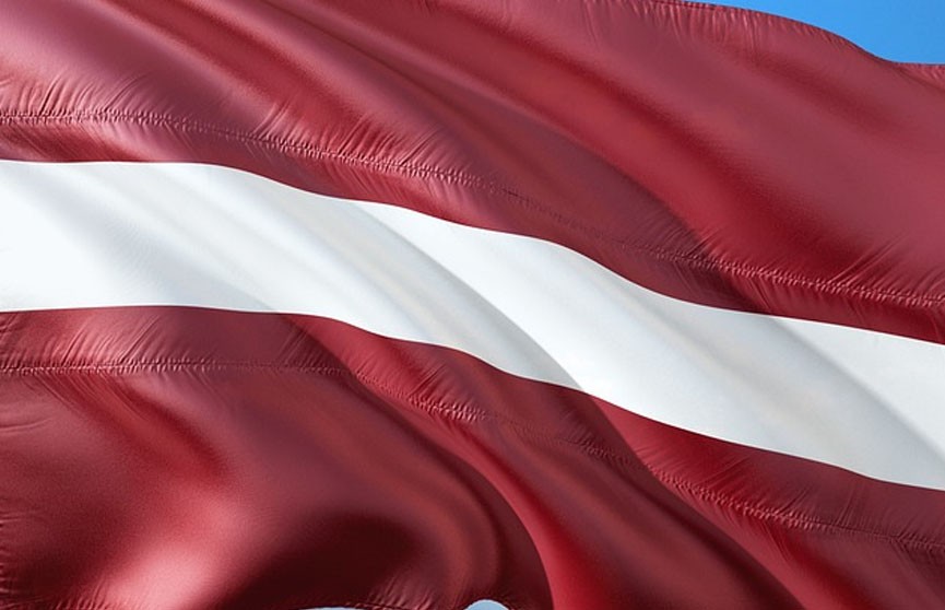 Латвия ввела запрет на въезд машин с белорусскими номерами