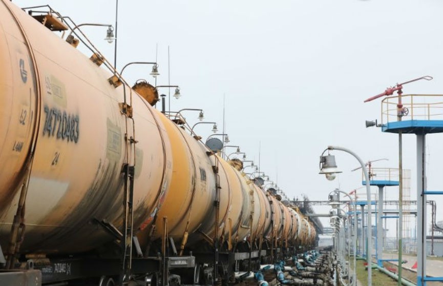 Первый танкер с американской нефтью для Беларуси разгружается в Клайпеде