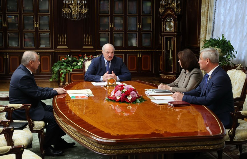 Лукашенко: Мы делаем Конституцию будущего нашего государства