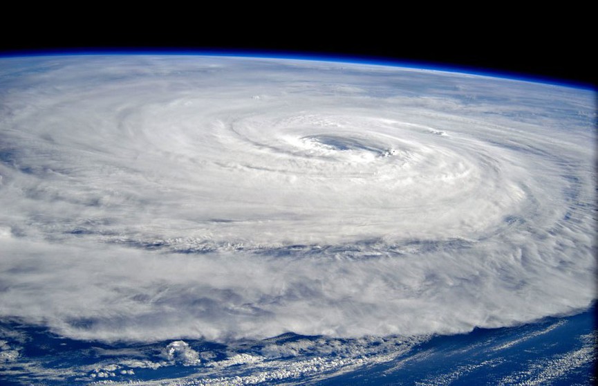 Из-за сильнейшего тайфуна в Китае объявлен наивысший уровень опасности