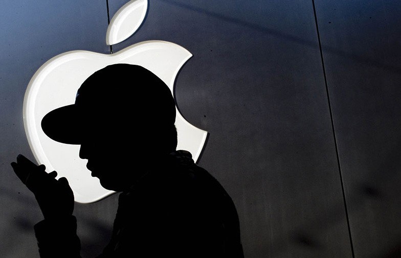 «Мне хотелось плакать»: сотрудника  Apple Store уволили за кражу интимного фото клиентки