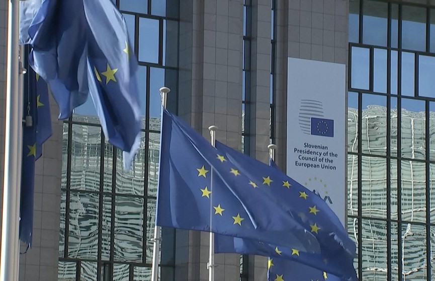 Еврокомиссия пригрозила Польше исключить ее из ЕС. В чем суть конфликта?