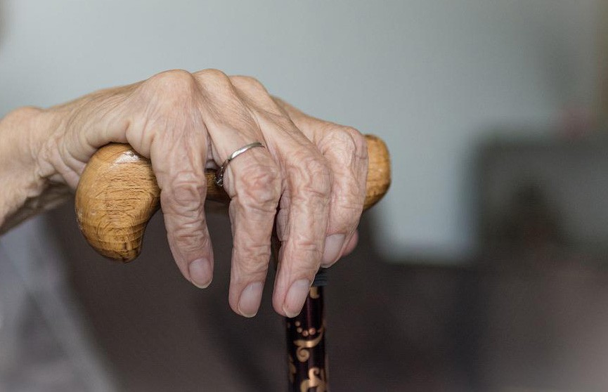 100-летняя американка не может доказать властям, что она не умерла