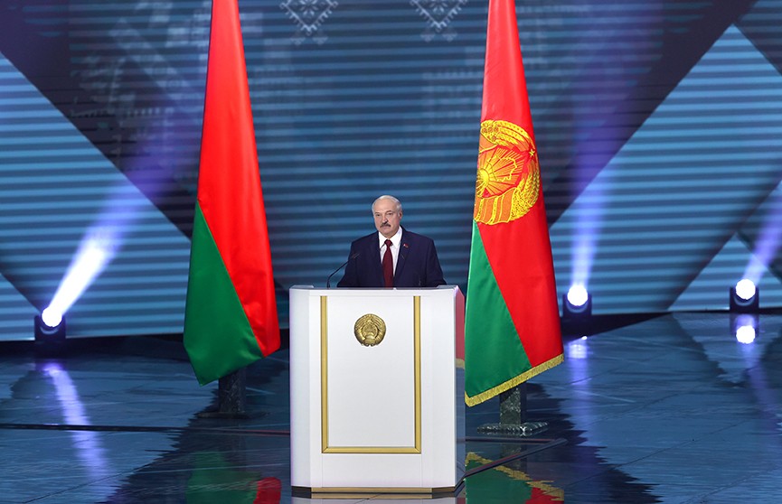 Лукашенко: Беларусь — она наша, она любимая, а любимую не отдают!