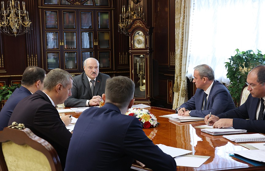 Беларусь построит собственный морской порт! Это обсудили на совещании у Лукашенко во Дворце Независимости