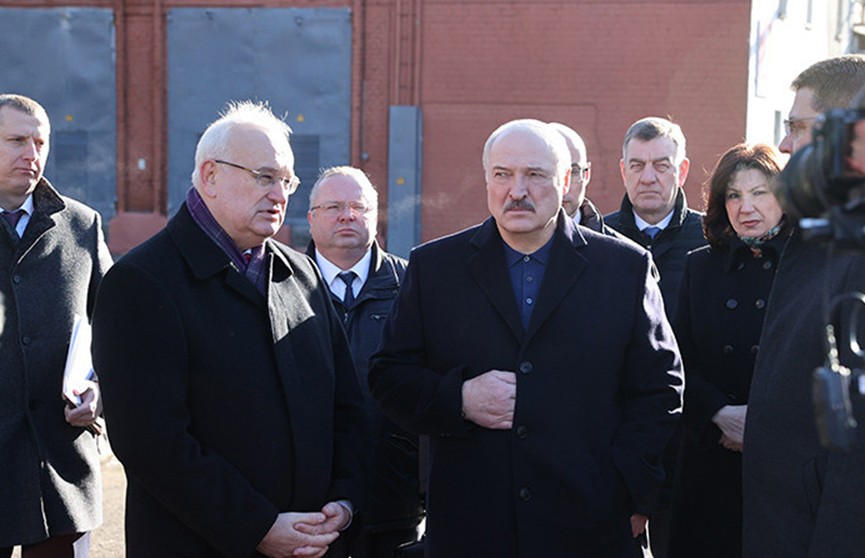 Лукашенко посетил мотовелозавод