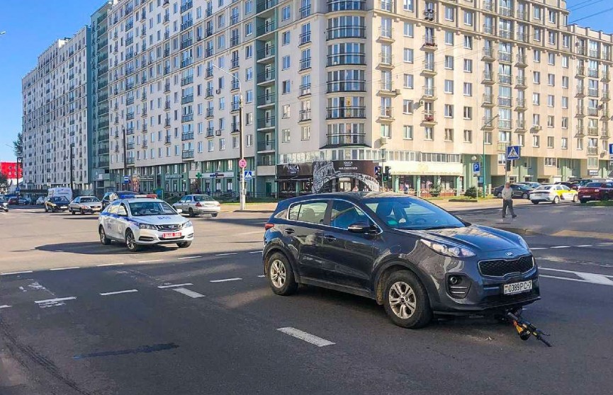 Автомобиль сбил несовершеннолетнего пешехода на электросамокате в Минске