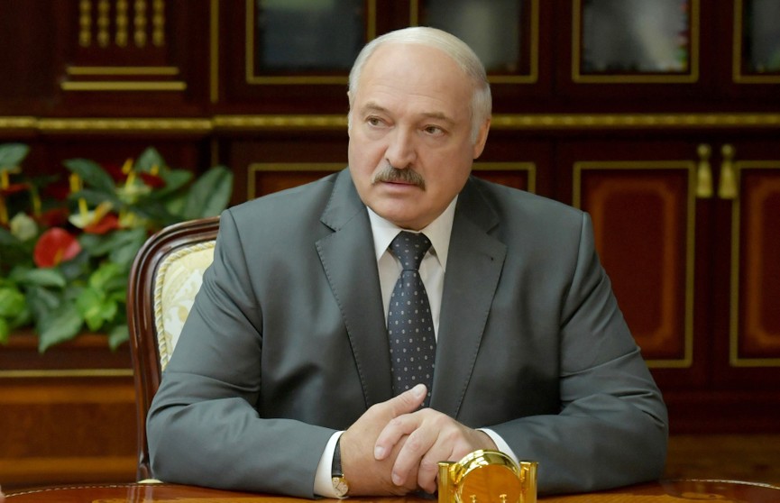 Лукашенко потребовал навести порядок в работе с кадрами в Минской области