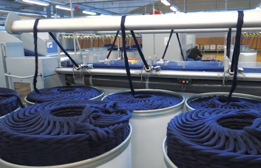 Как производится ткань, рассказали на одном из текстильных производств Беларуси